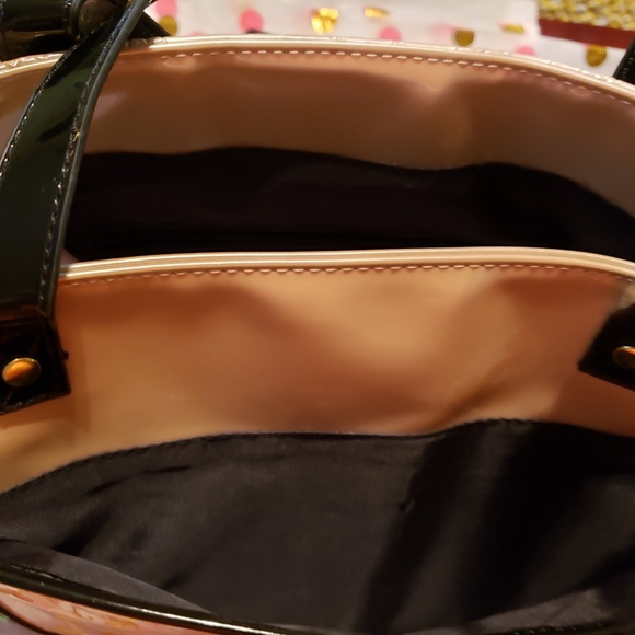 purses - Picture 8 of 8